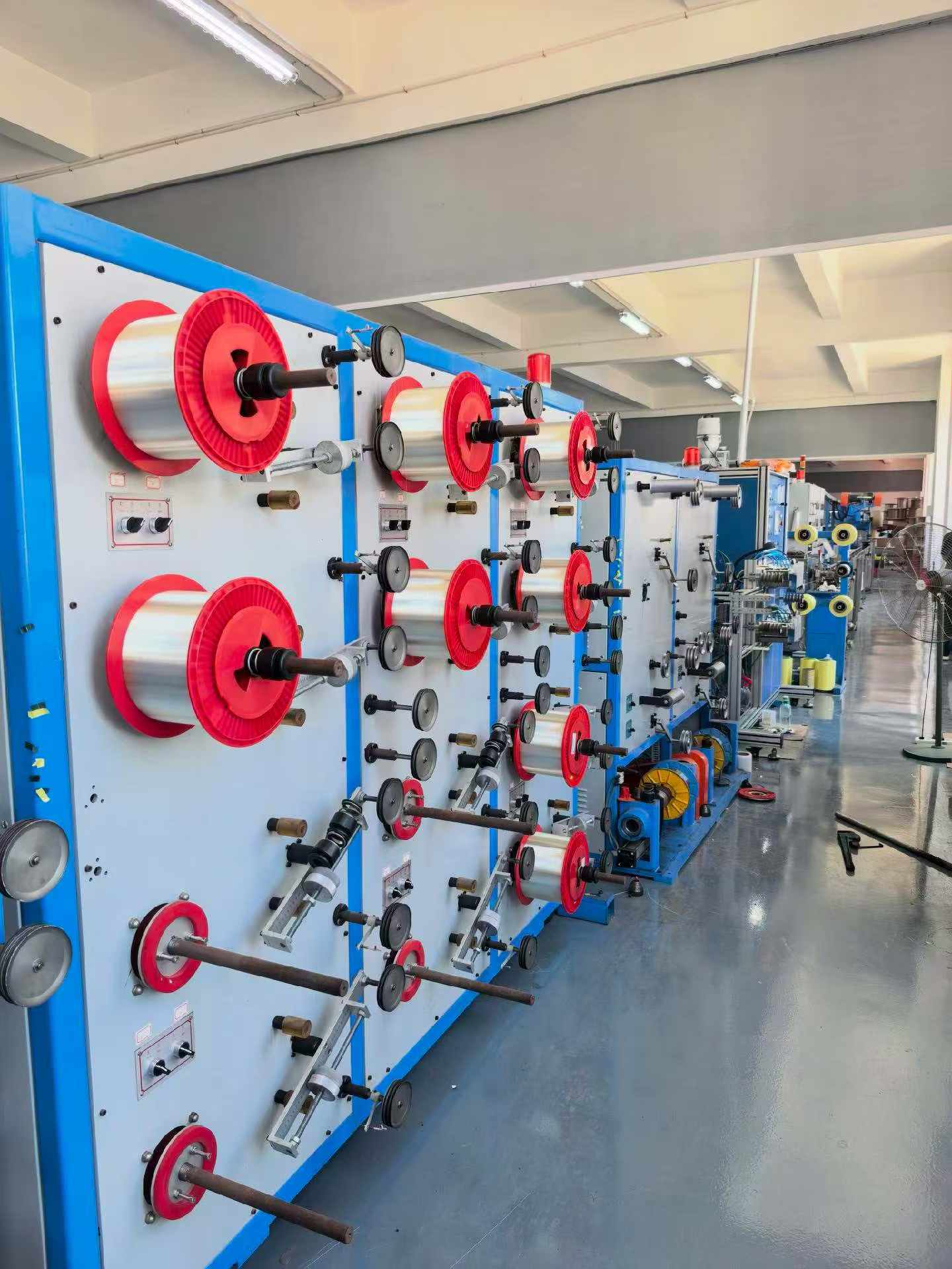 Shanghai Jinghaotong fiber optic cable manufacturing line